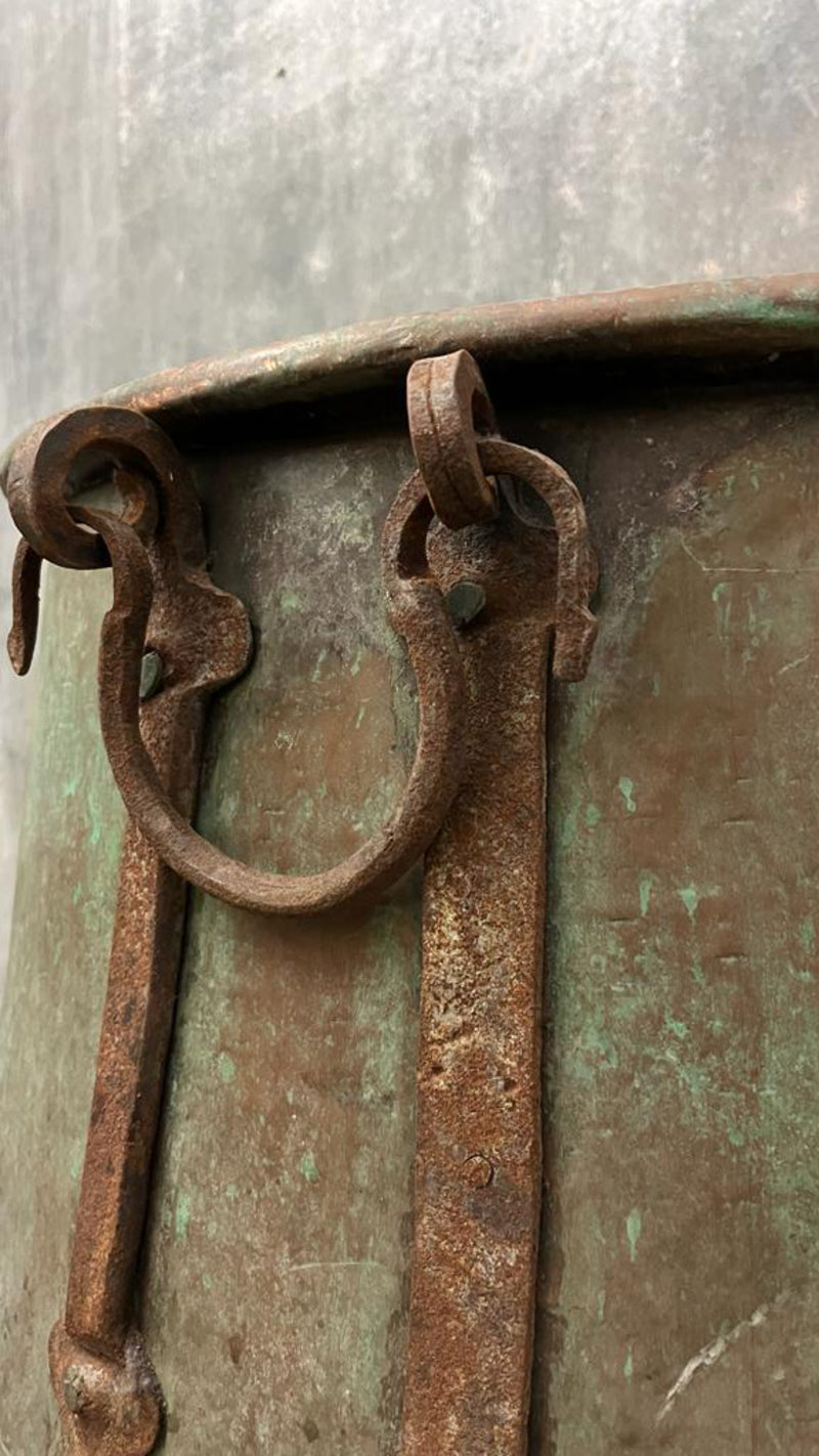 1 Antique copper cauldron