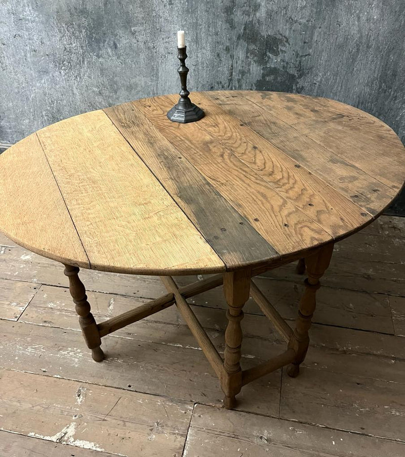 Georgian Oak drop leaf table