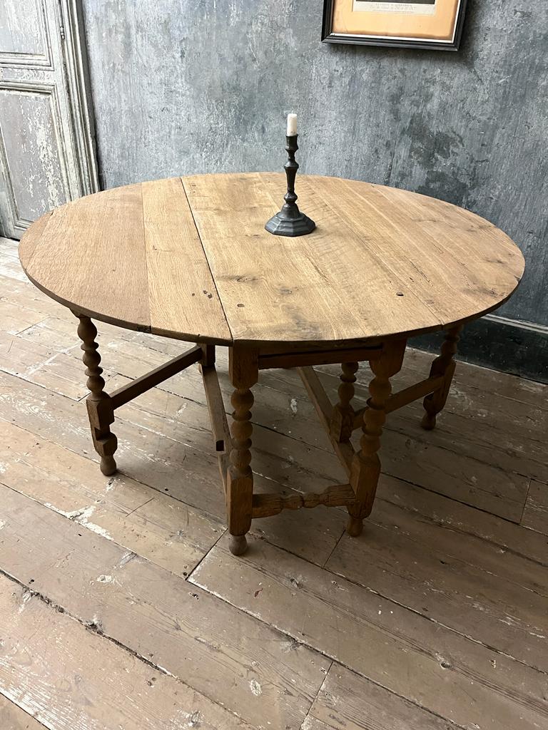 Georgian Oak drop leaf table