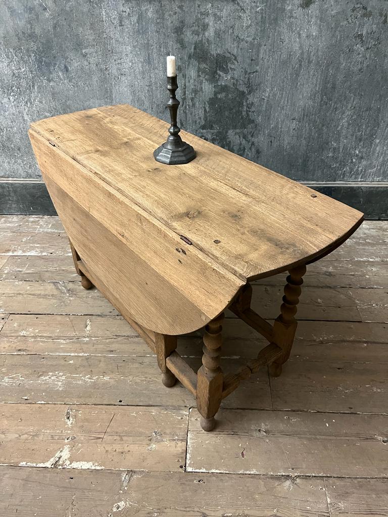 Georgian Oak drop leaf table