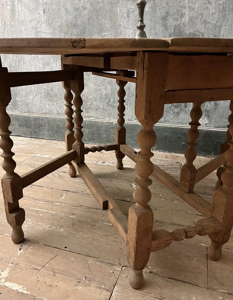 Georgian Oak drop leaf table