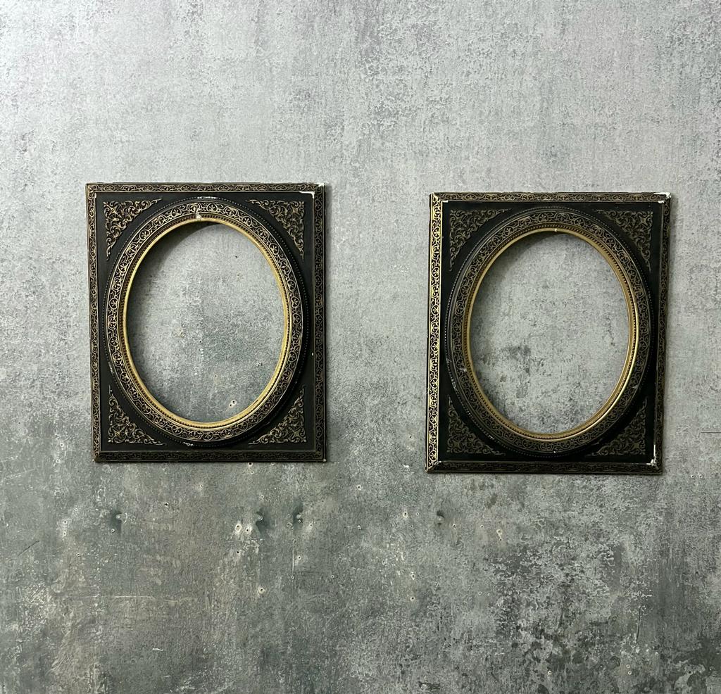 Pair of 19th century gilt frames
