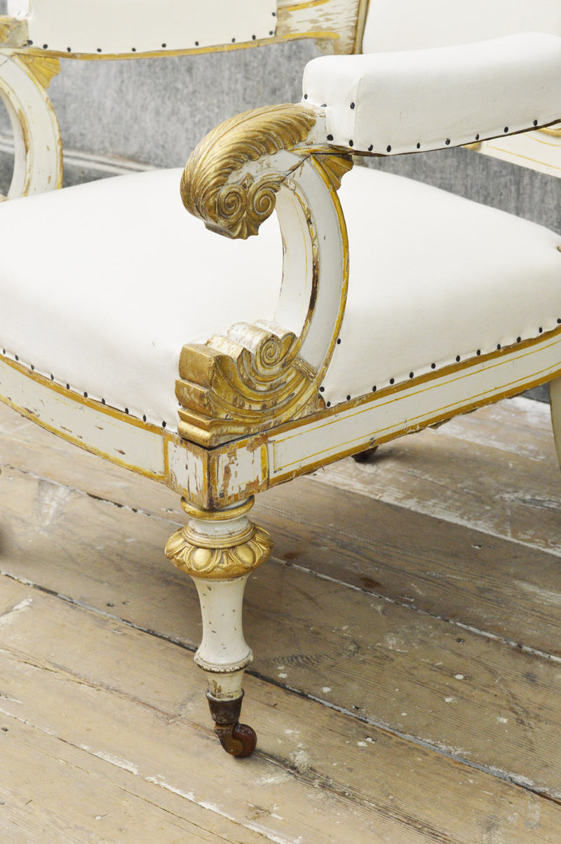 Italian 18th Century carved and gilded throne chair.