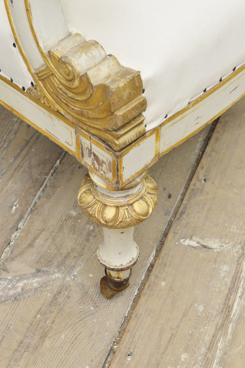 Italian 18th Century carved and gilded throne chair.