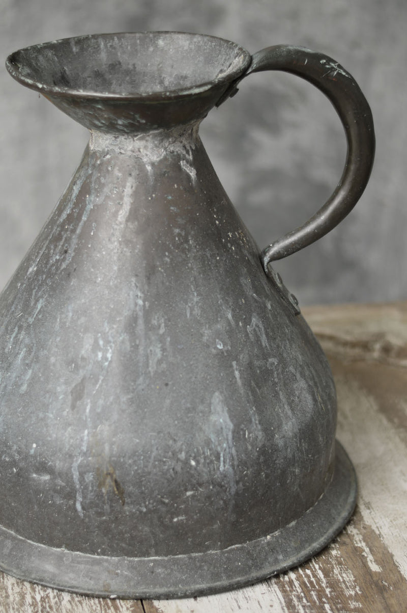 19TH CENTURY COPPER MEASURE JUG.