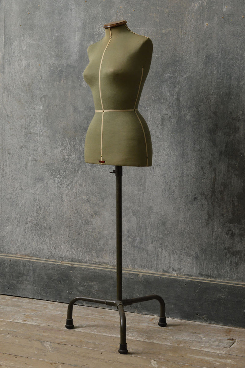 Singer mannequin on stand