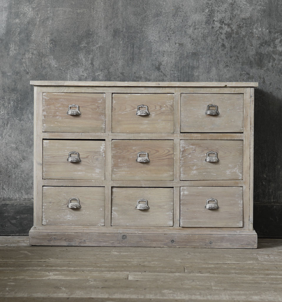 INDUSTRIAL STORAGE DRAWERS .