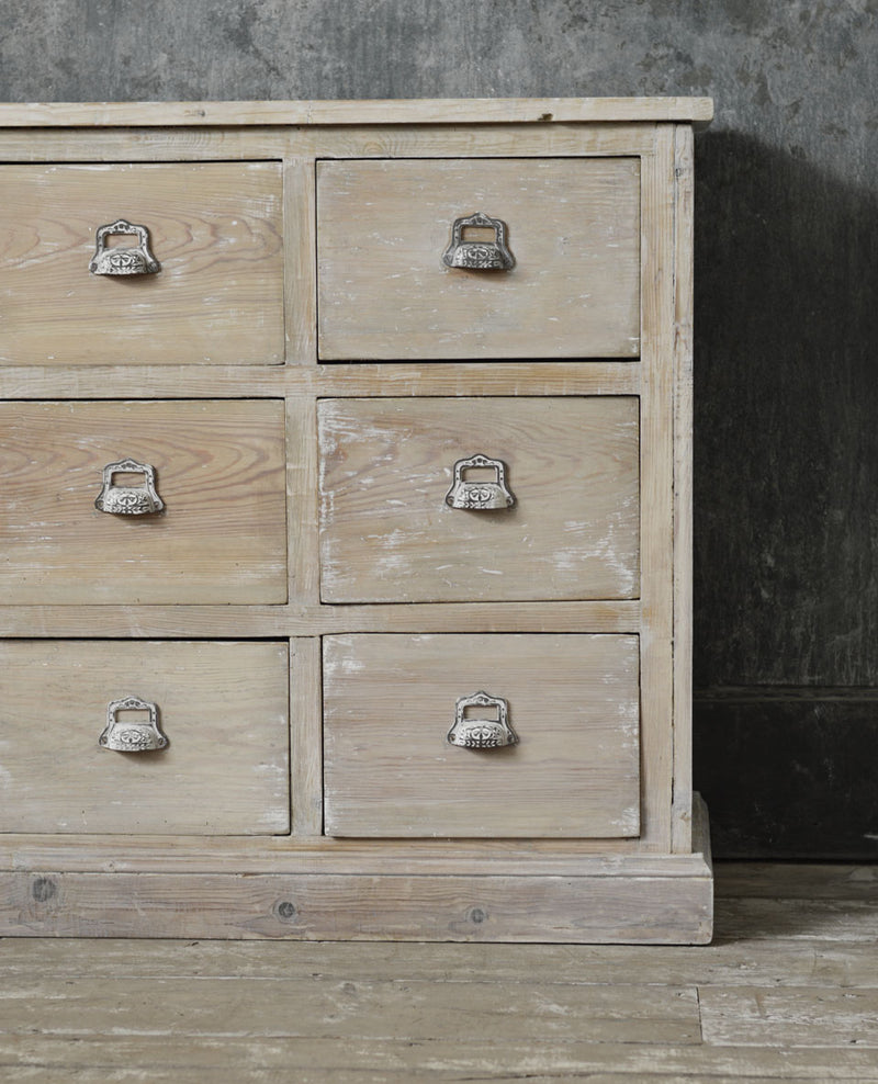 INDUSTRIAL STORAGE DRAWERS .