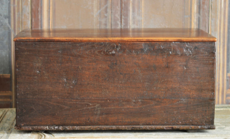 19TH CENTURY ENGLISH OAK TRUNK