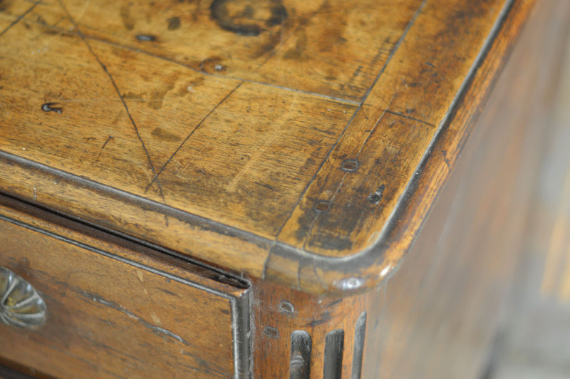 19TH CENTURY FRENCH WALNUT COMMODE