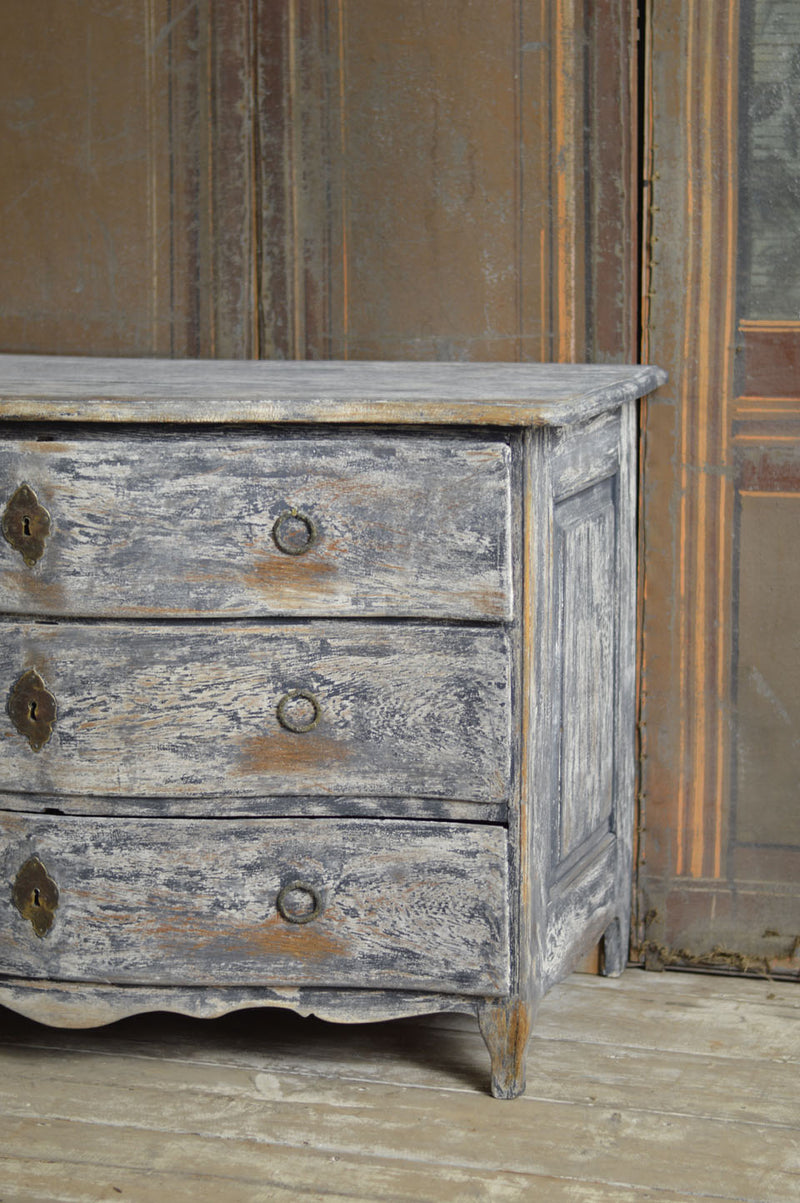 18TH CENTURY PAINTED FRENCH COMMODE