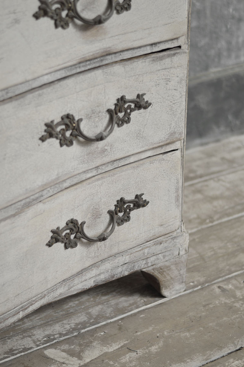 FRENCH 18TH CENTURY PAINTED SERPENTINE COMMODE