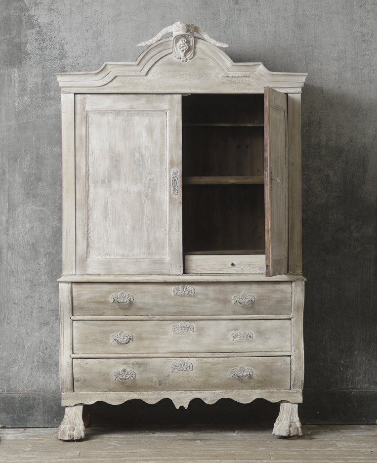Dutch 19th Century linen press