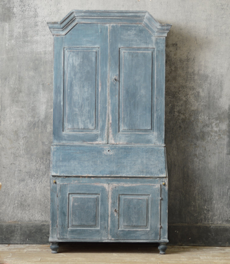 Early 19th Century Swedish bureau
