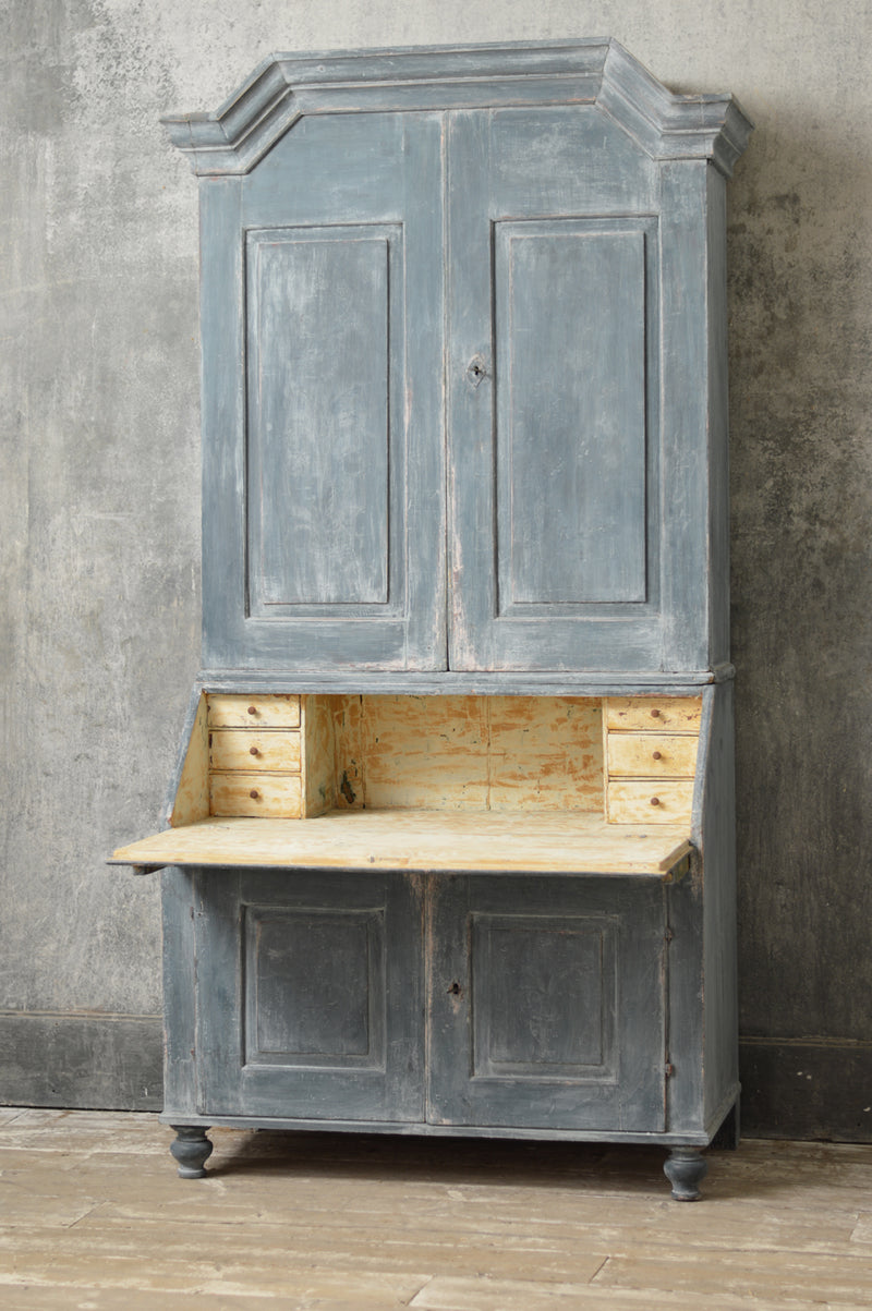 Early 19th Century Swedish bureau