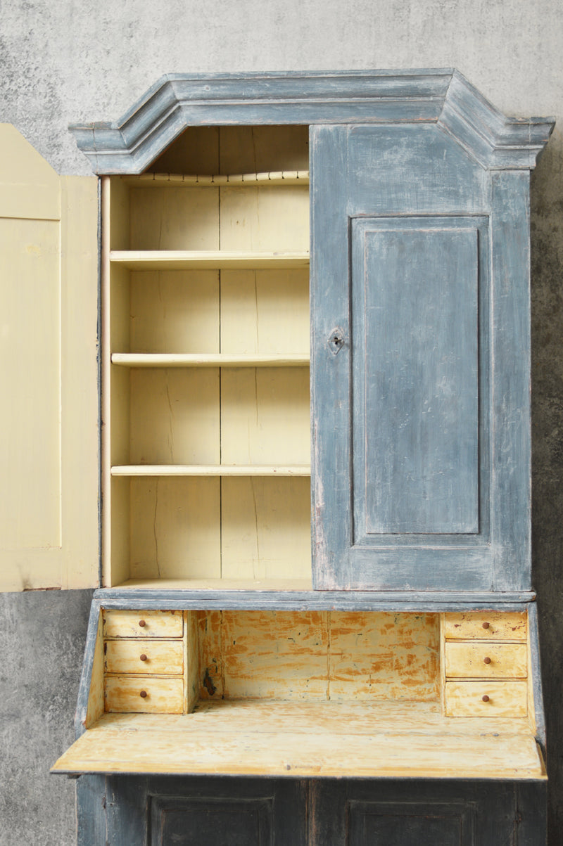Early 19th Century Swedish bureau