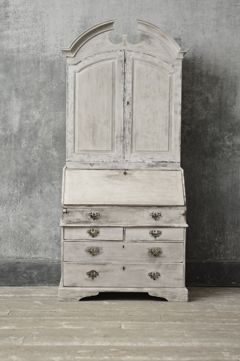 English 18th Century slant front desk / bureau