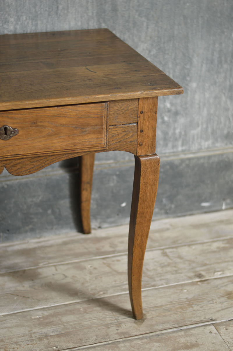 18TH CENTURY FRENCH OAK SIDE TABLE