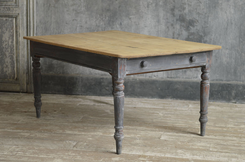 19TH CENTURY PAINTED KITCHEN TABLE