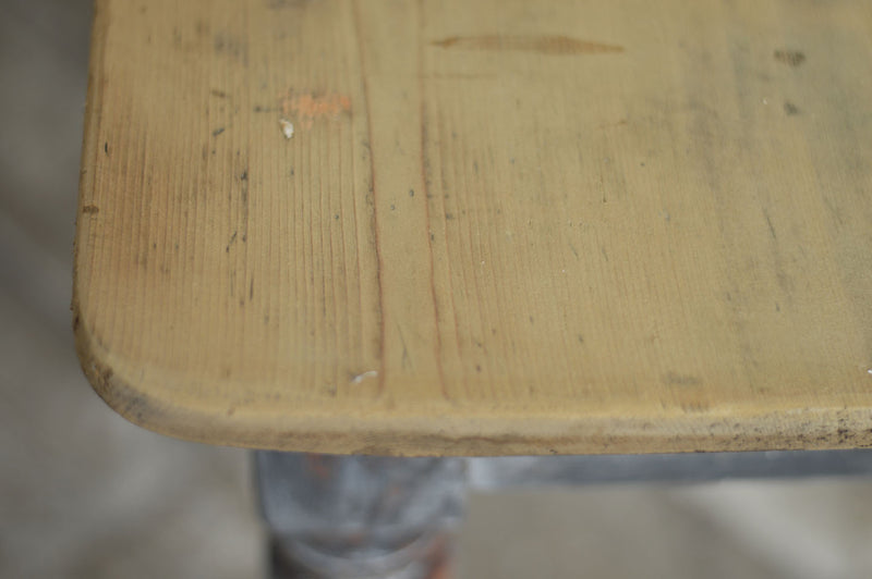 19TH CENTURY PAINTED KITCHEN TABLE