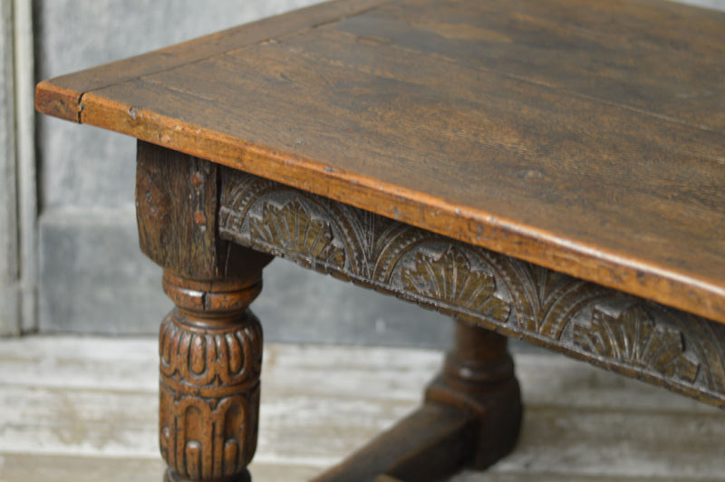ENGLISH OAK 19TH CENTURY DINING TABLE