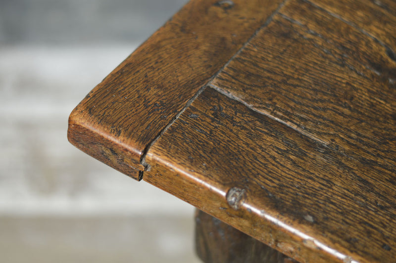 ENGLISH OAK 19TH CENTURY DINING TABLE
