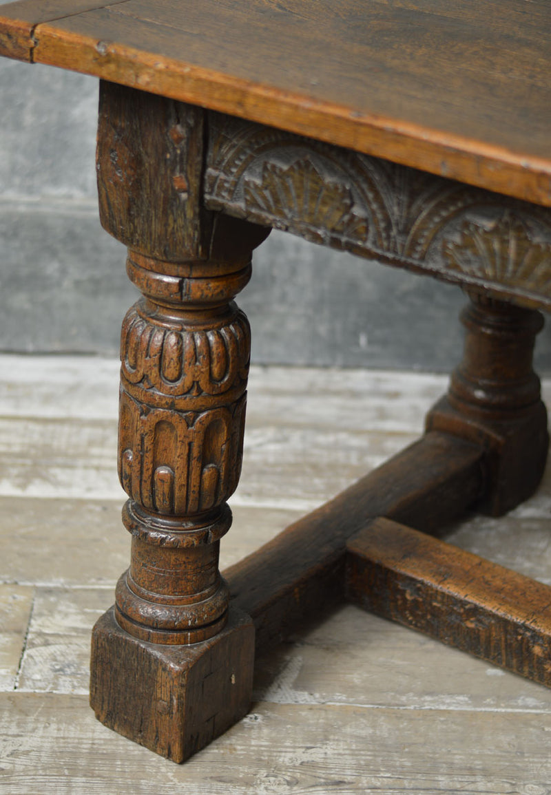 ENGLISH OAK 19TH CENTURY DINING TABLE