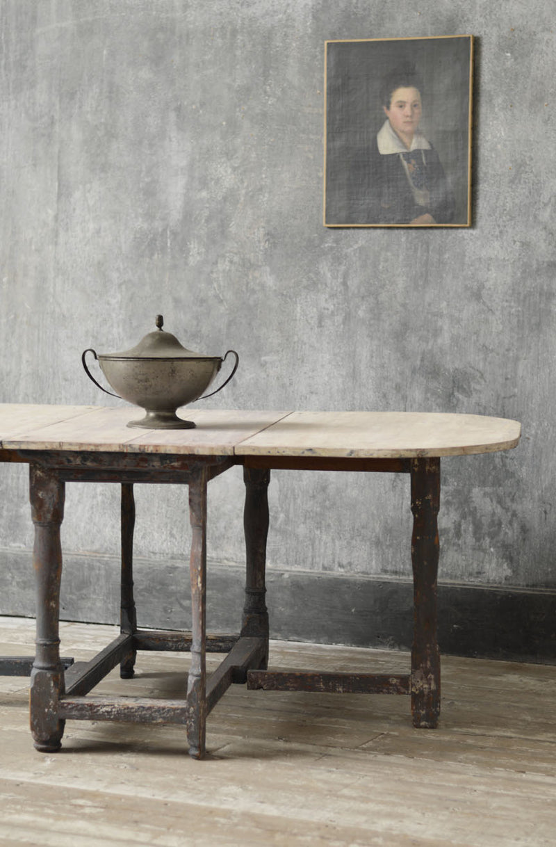 18TH CENTURY SWEDISH BAROQUE TABLE