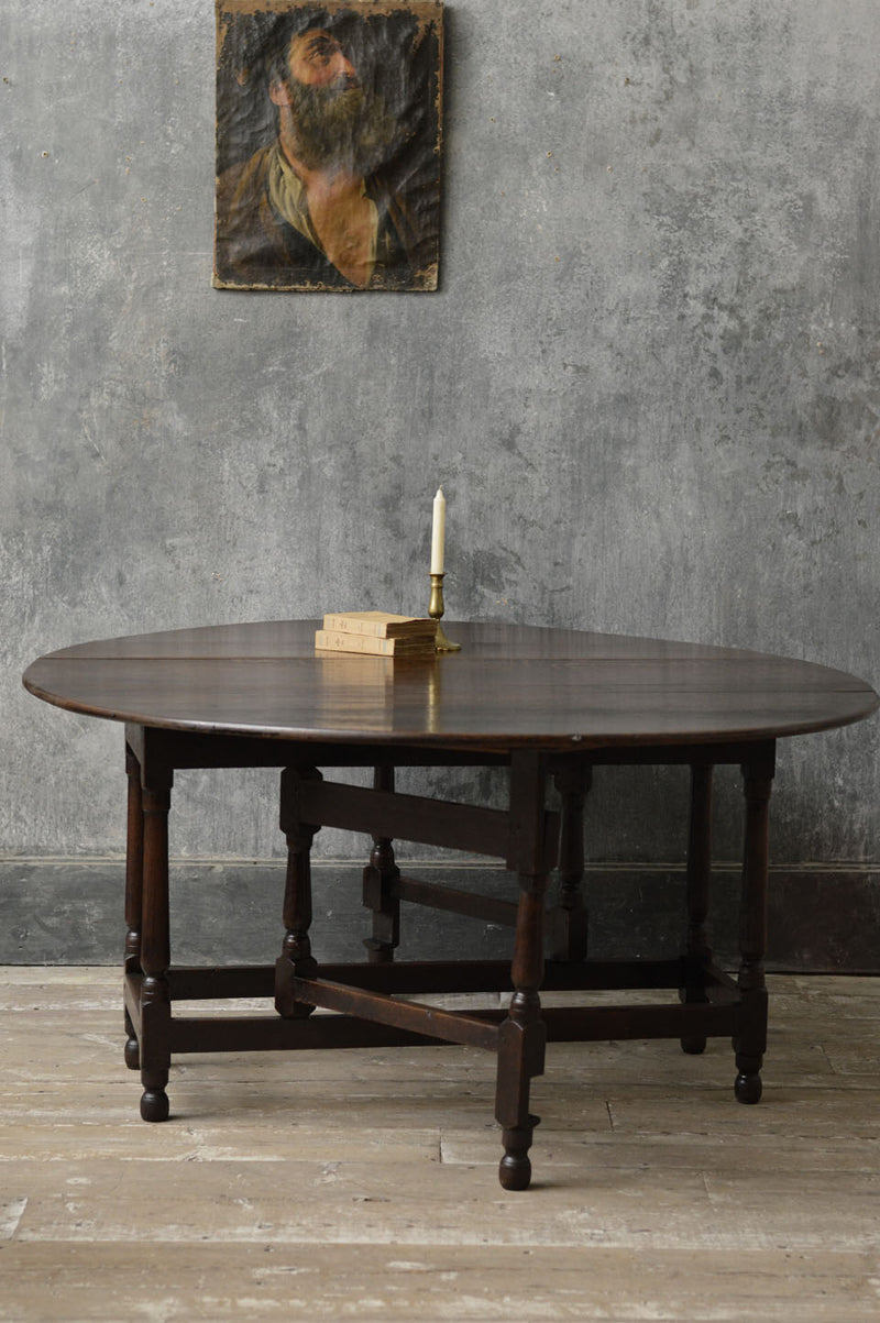 Georgian oak drop leaf table