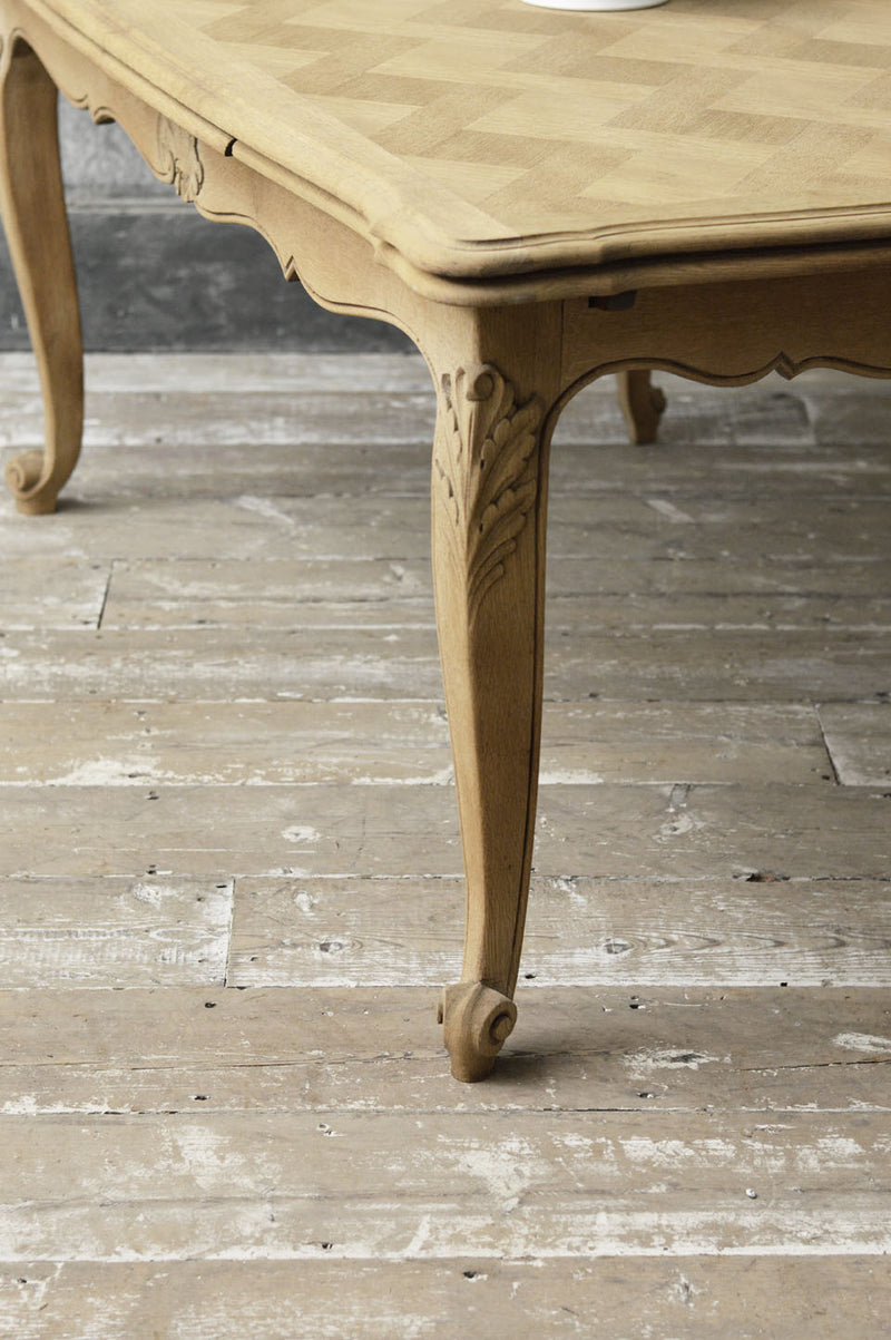 French oak 20th Century extending table.