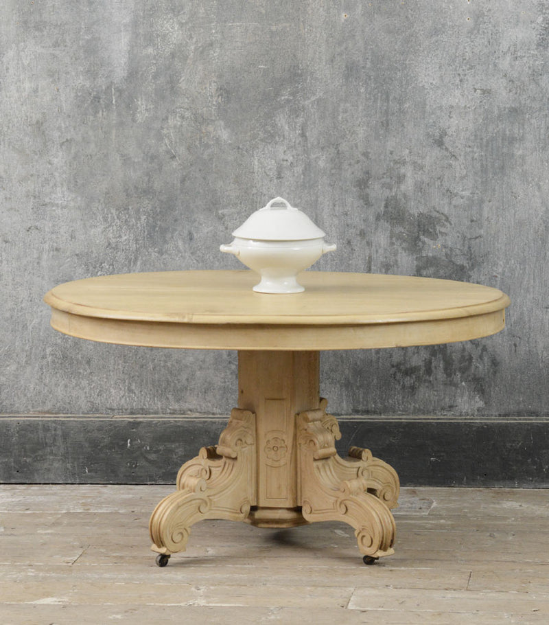 French 19th Century round dinning table.