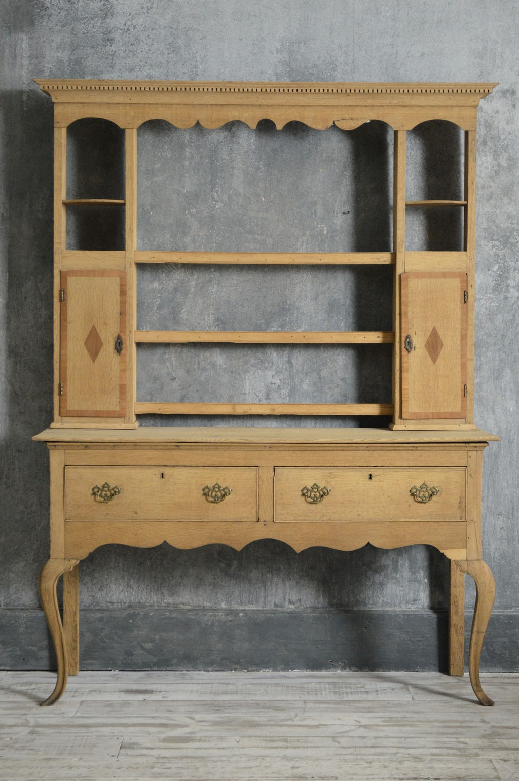 ENGLISH COUNTRY DRESSER